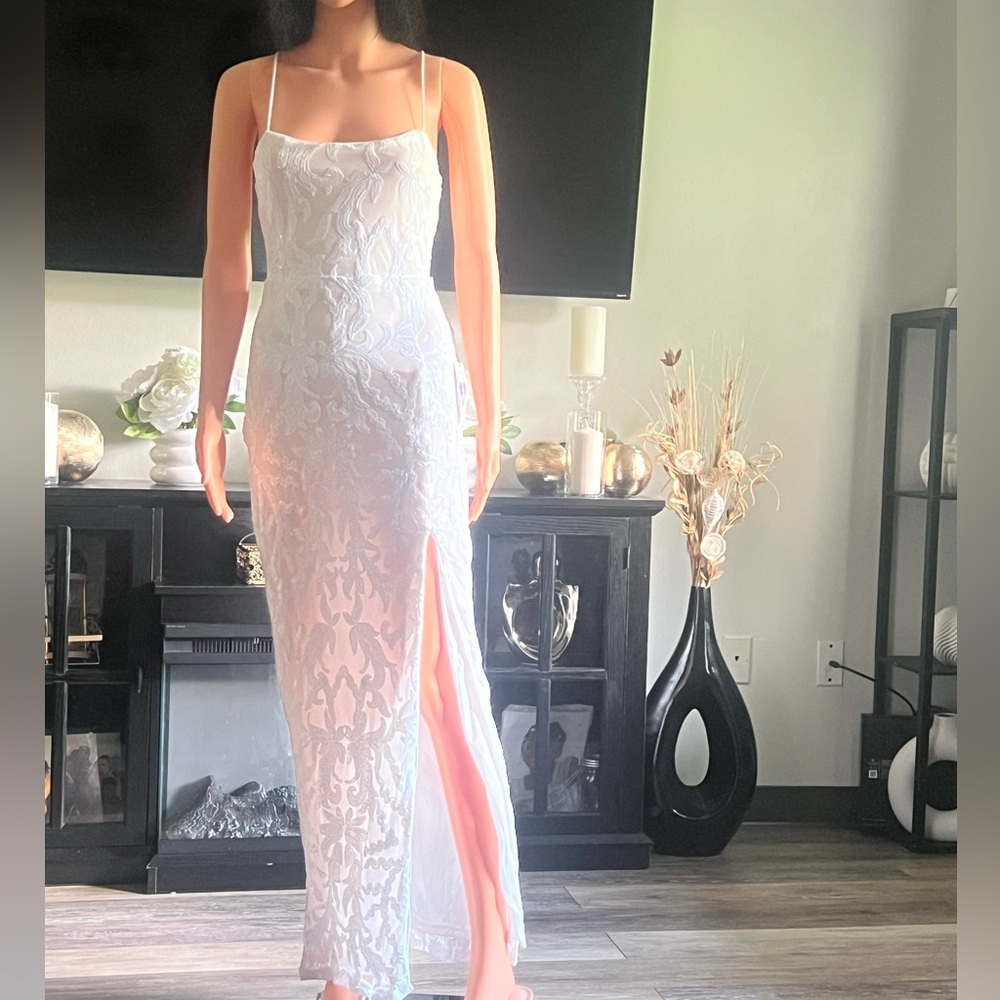 Iris Elegant White Strapless Dress with Lace up Back